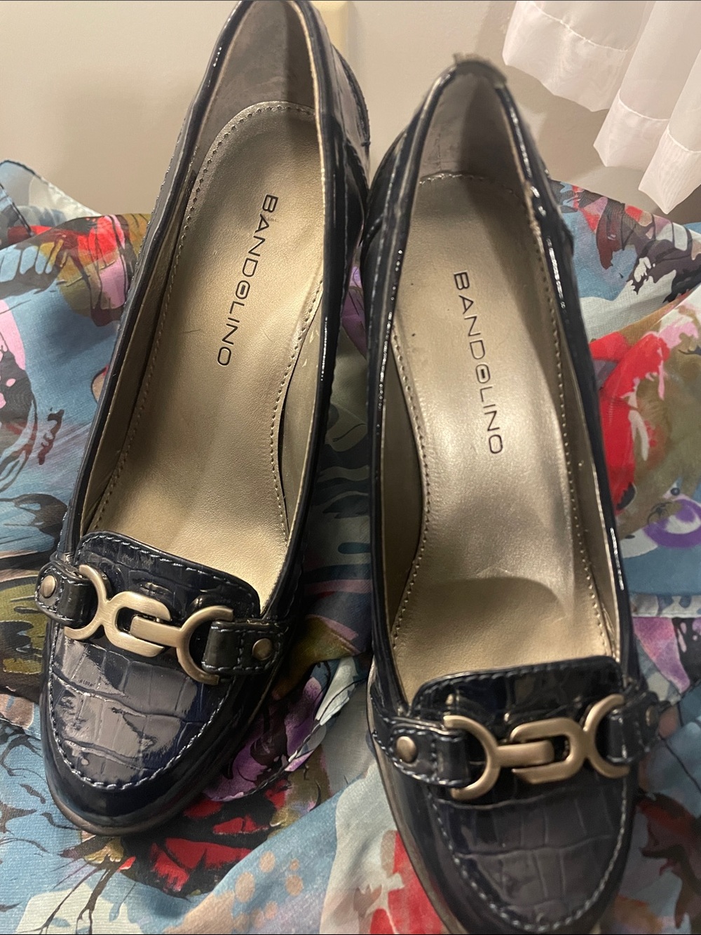 Bandolino Women's Navy Blue Patent Shoes with Silver Bit Detail